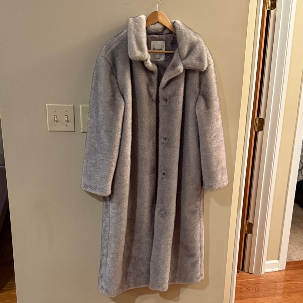 Abercrombie & Fitch Gray Faux Fur Coat